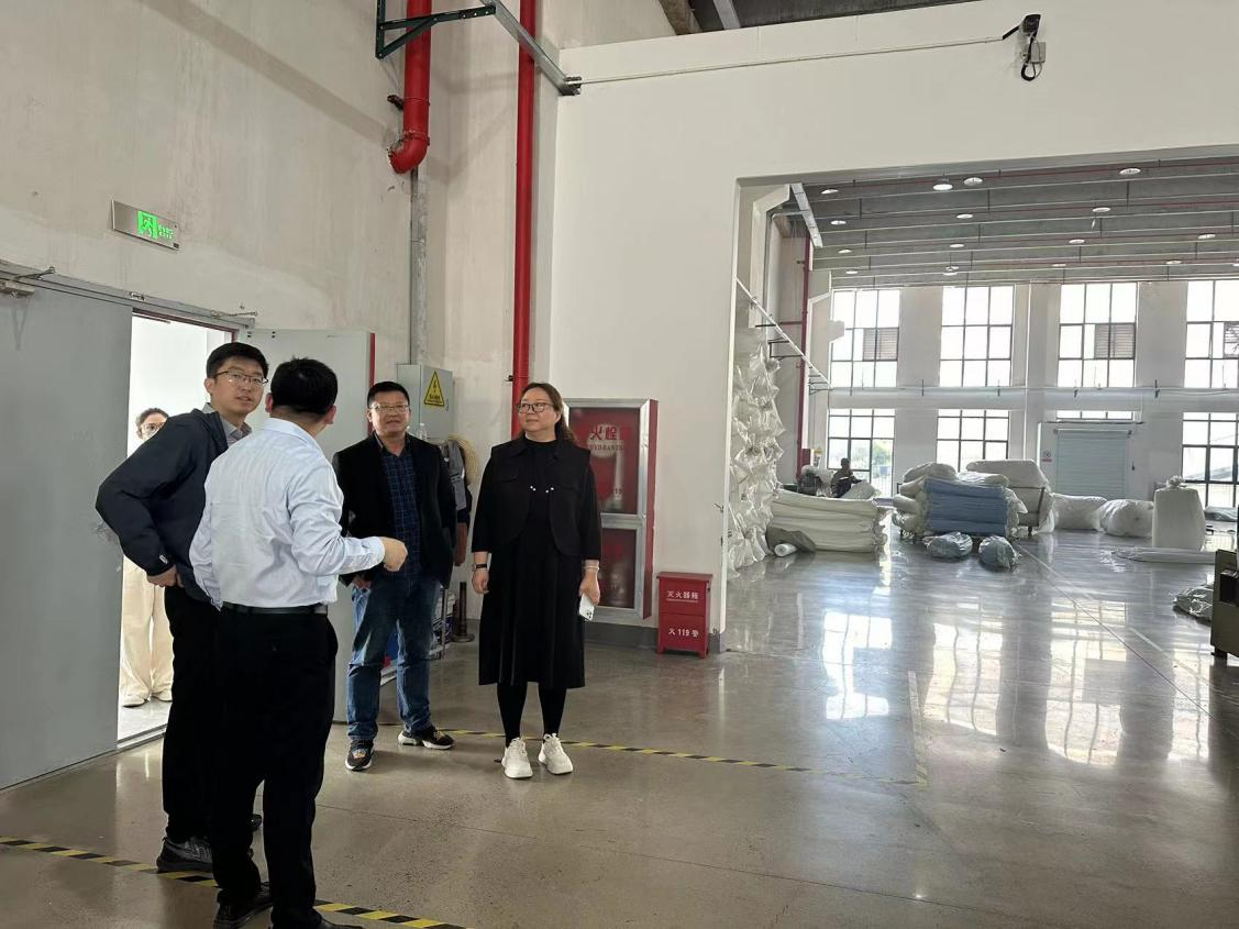 清华大学堂友总会副秘书长董吉男光临CQ9电子新材调查领导