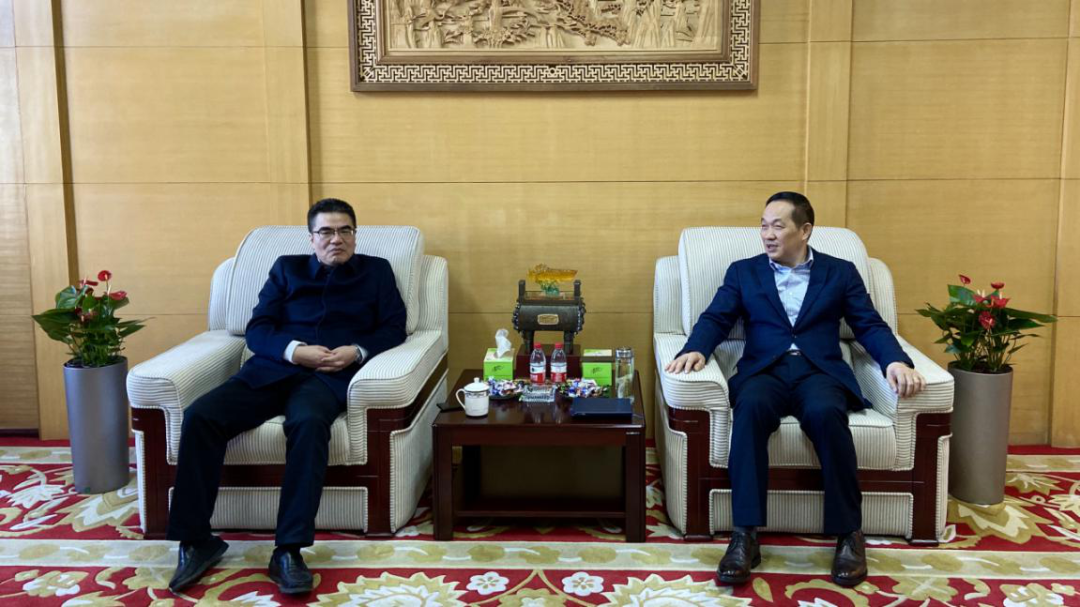 拱墅区委常委、统战部部长王书评光临集团慰问走访