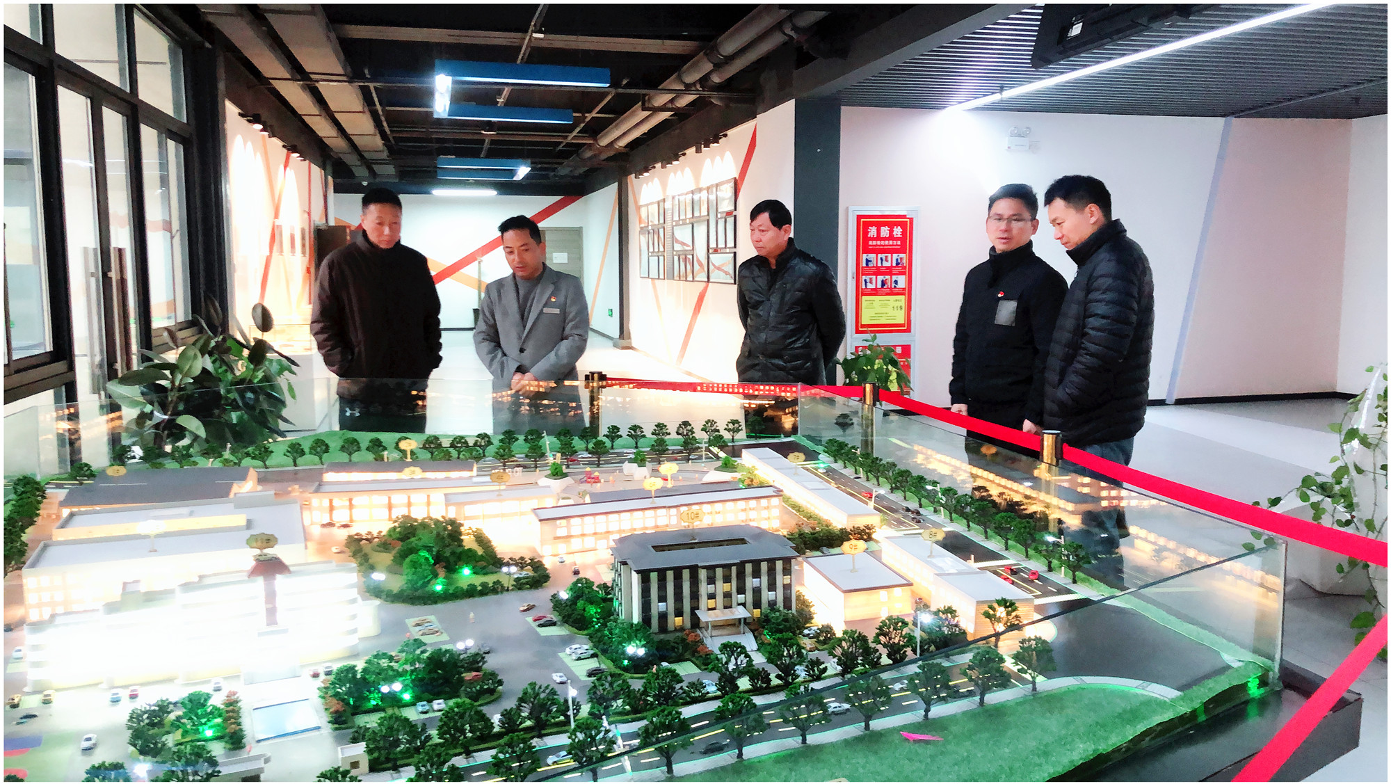 庐阳区政协党组成员、秘书长尹杨 光临庐阳CQ9电子文创园调研领导