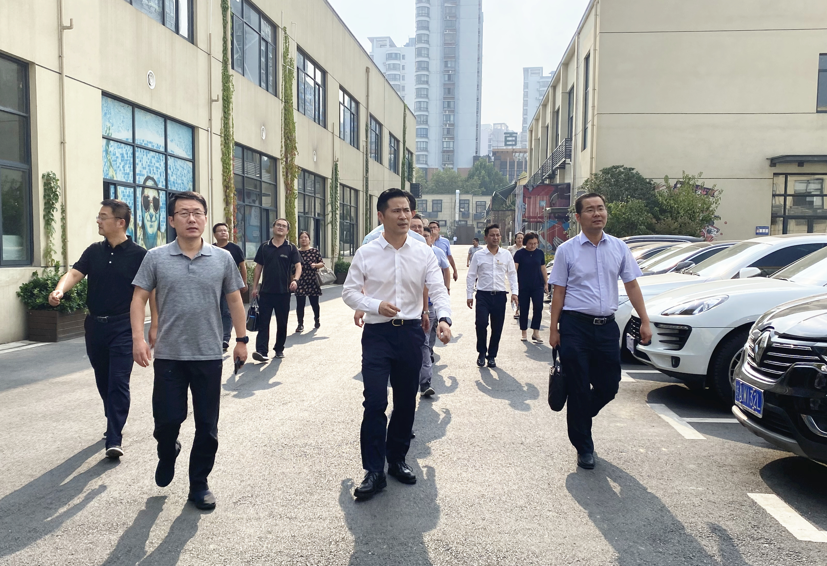 庐阳区委副书记、区长陈伟一行 光临庐阳CQ9电子文创园调研