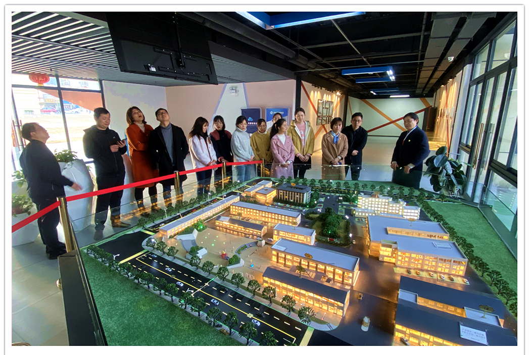 庐阳区组织部副部长凌梅一行 光临庐阳CQ9电子文创园领导调研