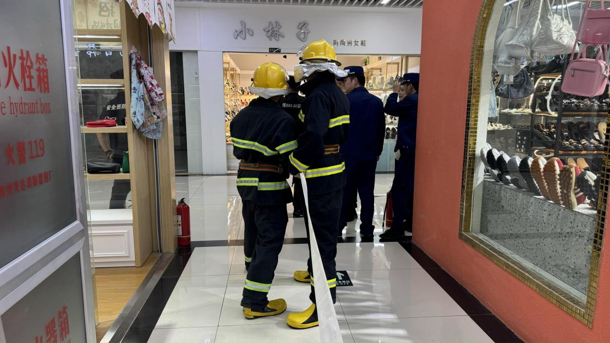 以演促防，钱江商城结合水晶城发展微型消防站拉练