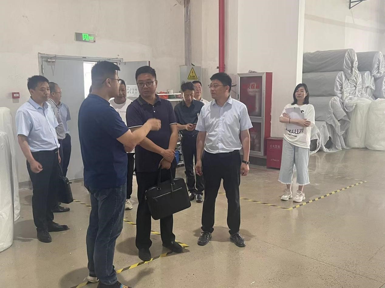 湖州市人大农委主任张国强一行光临CQ9电子新材调查领导