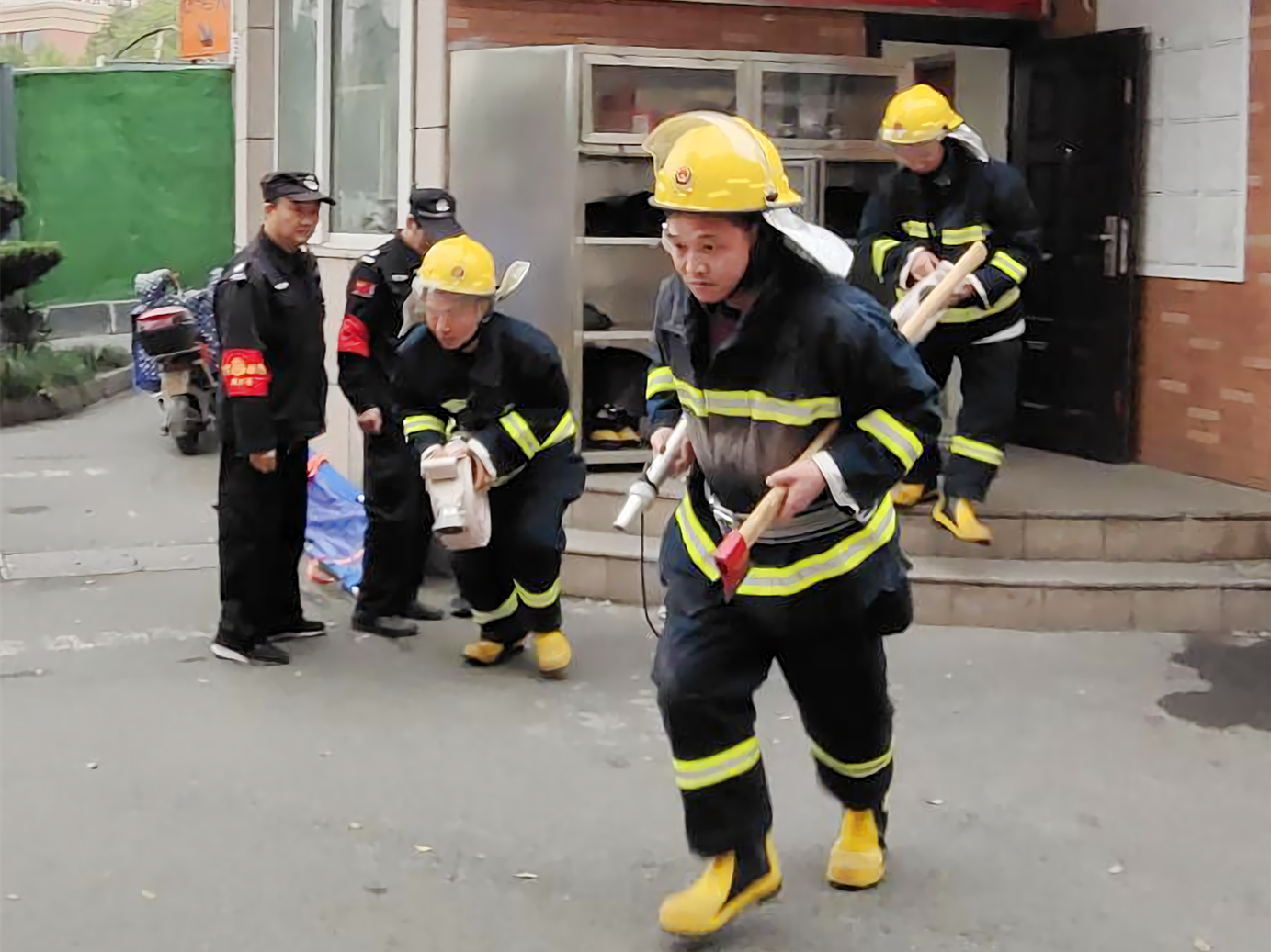 安全第一，防备为先——CQ9电子市场发展消防分散演练活动