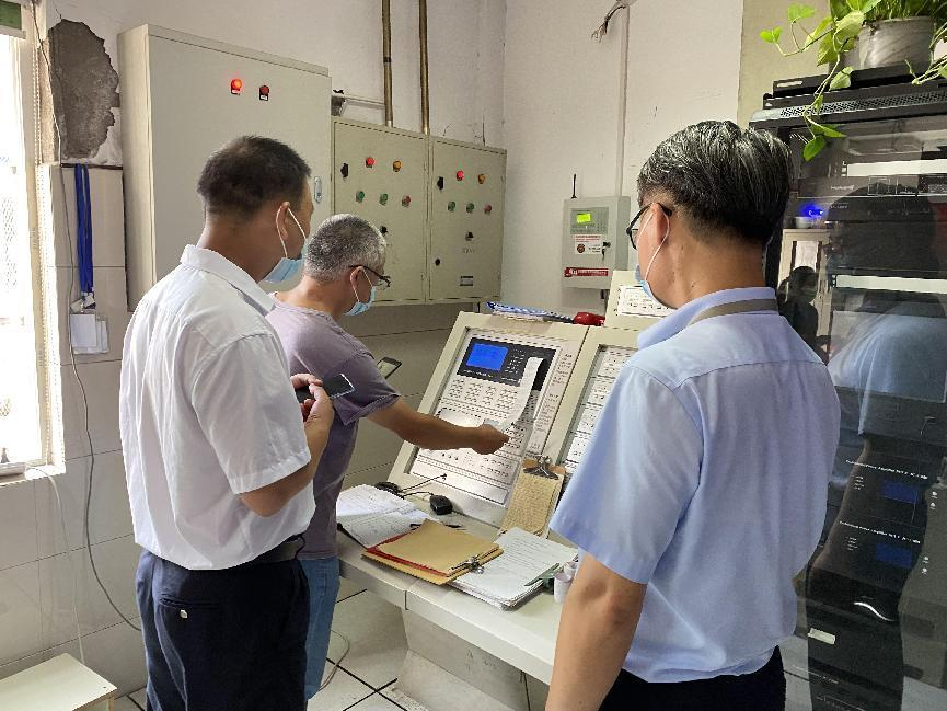 大关街路应急接济站朱站长走访钱江商城 发展消防安全查抄工作