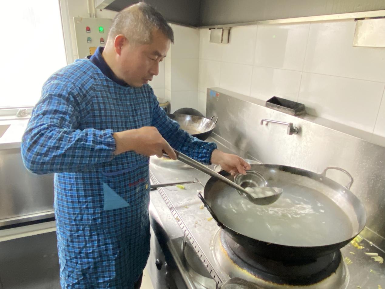 幼幼汤圆庆元宵，浓浓真情暖人心