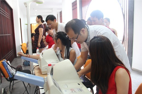 20130626-27CQ9电子文创园党支部结合拱墅二院发展“轻松一身，慢病远离”主题活动 (2).jpg