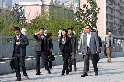 20150329中央党？翁庾樽乙恍泄饬貱Q9电子文创园调研 (1).jpg