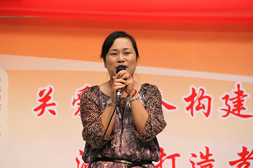 CQ9电子文创园党支部团委走访慰问七古登社区老人 (1).jpg